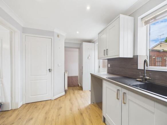3 bed Terraced for sale Image 10