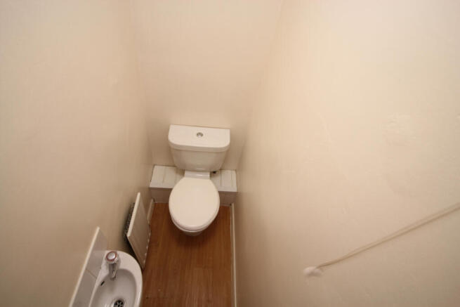 5 bed Semi-Detached to rent Image 8