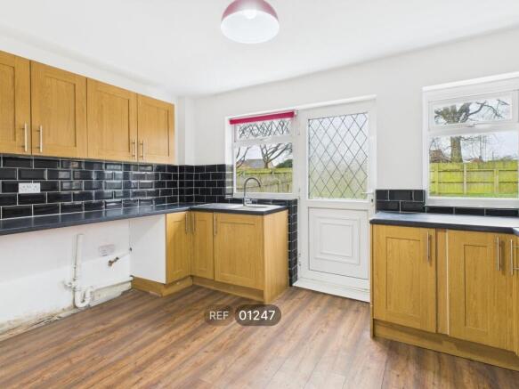 3 bed Semi-Detached to rent Image 4