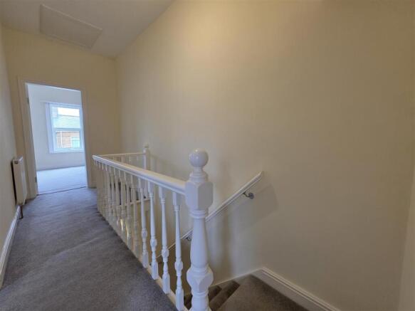 3 bed Terraced for sale Image 11