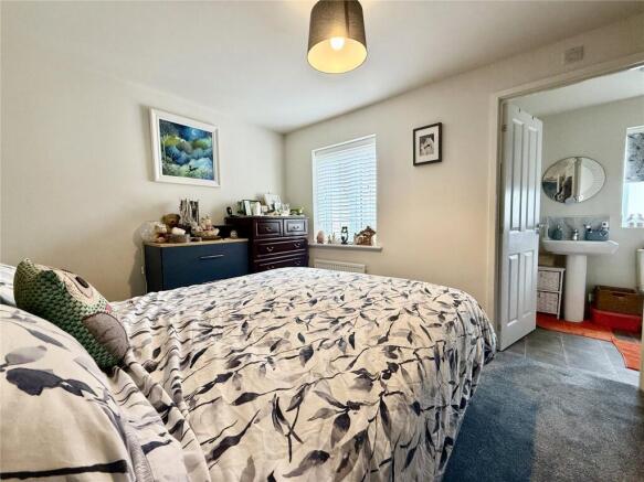 3 bed Detached for sale Image 6