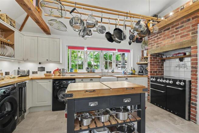 Kitchen_3.jpeg