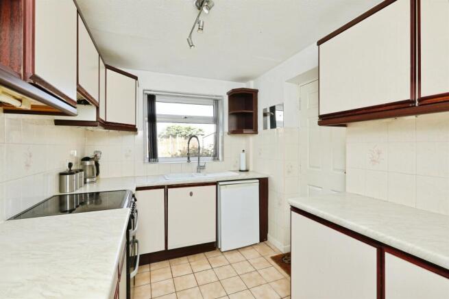 3 bed Semi-Detached for sale Image 4