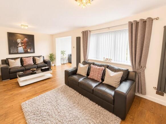 4 bed Detached for sale Image 5