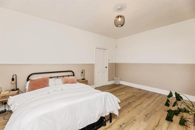 3 bed Terraced for sale Image 12