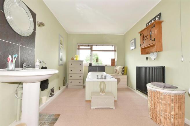 En-Suite Bathroom
