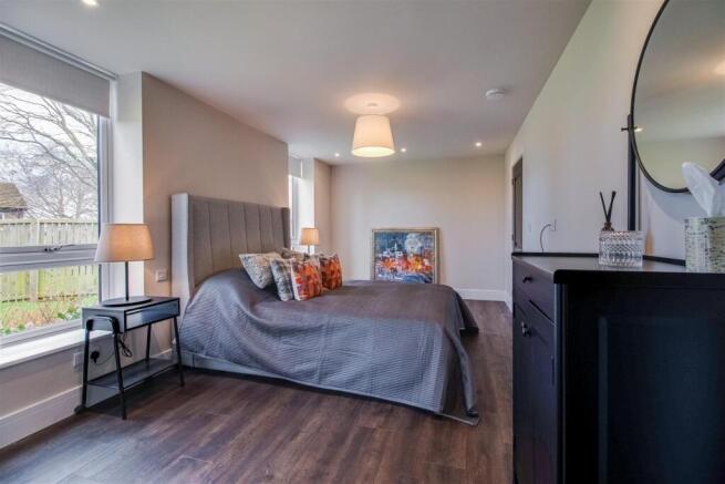 2 bed Ground Flat for sale Image 12