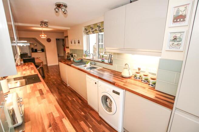 Kitchen 2.jpg
