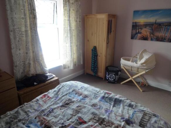 bedroom1 (1)