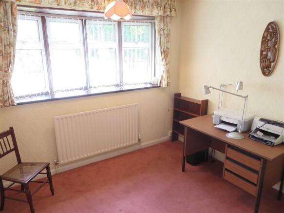 BEDROOM 2