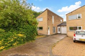 1, Sharon Close, Furnace Green, Crawley RH10 6QD