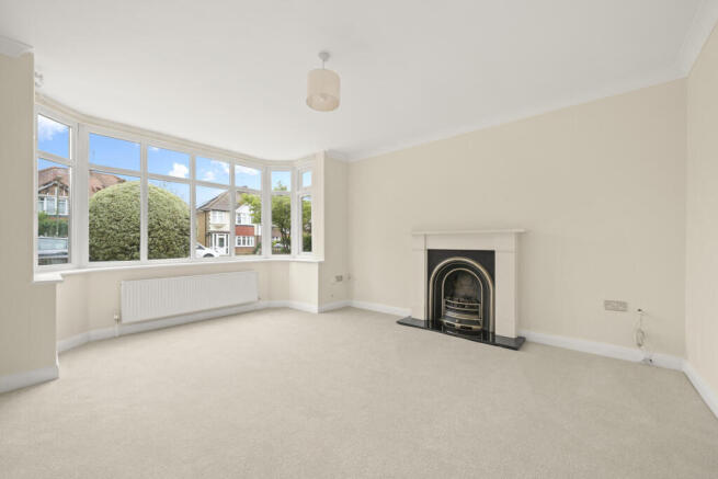 Ember Farm Way, East Molesey photo 4