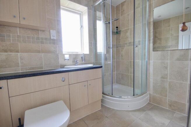 5 bed Detached for sale Image 7