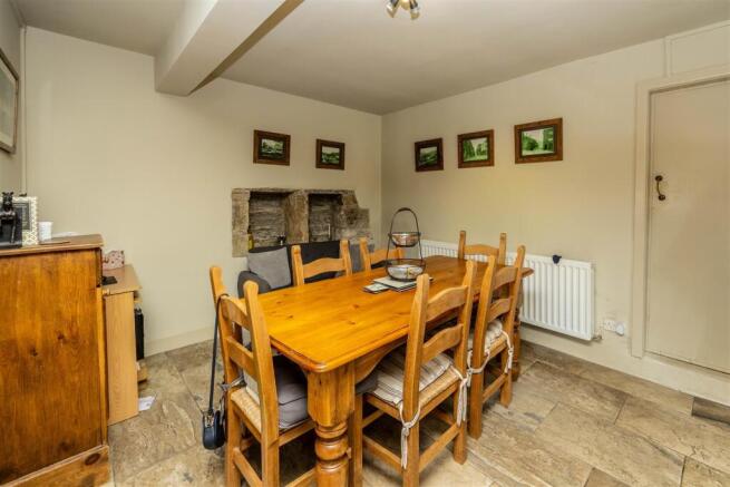 4 bed House for sale Image 8