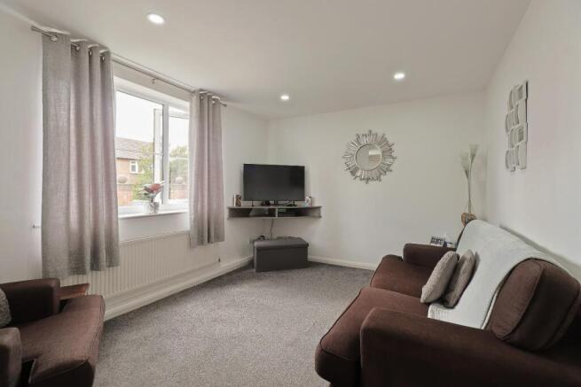 2 bed Flat for sale Image 8