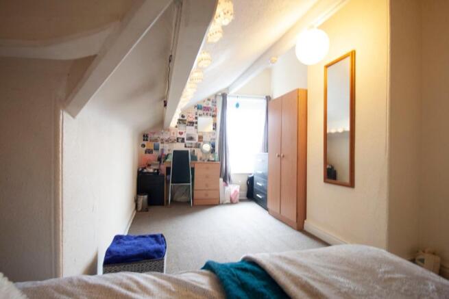 7 bed Flat to rent Image 11
