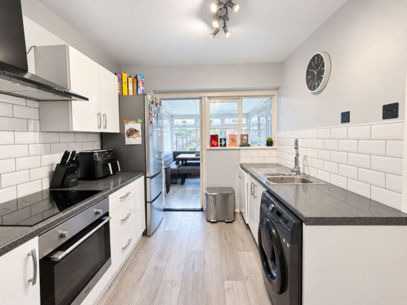 Foston Close, Luton, LU3 photo 4