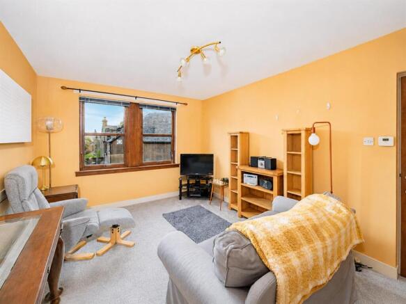 23 Osborne Place Dundee-3.jpg