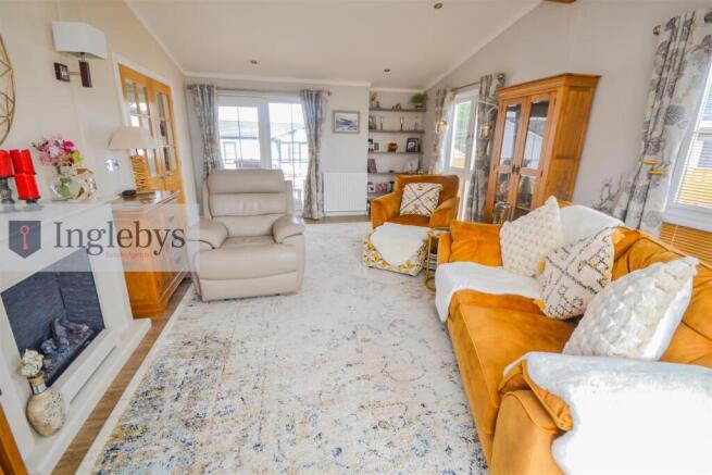 2 bed Park Home for sale Image 10