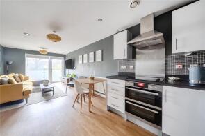 Flat 2, 8 Azzura House, Homesdale Road, Bromley BR2 9FT