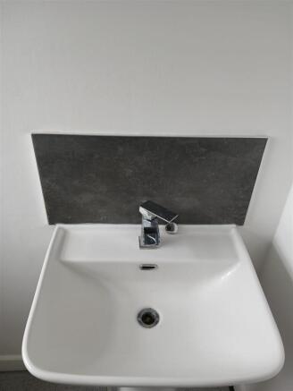 4 bed Flat for sale Image 9