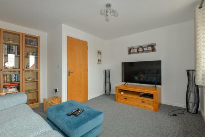 Living Room 4.jpg
