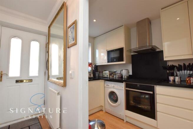 Kitchen 2.jpg