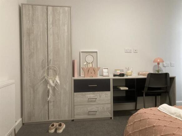 4 bed House Share to rent Image 6