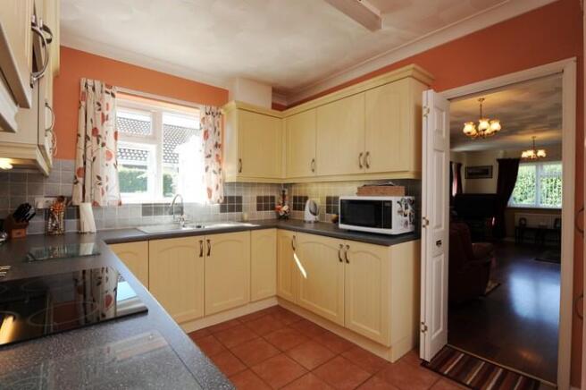 5Kitchen1.jpg