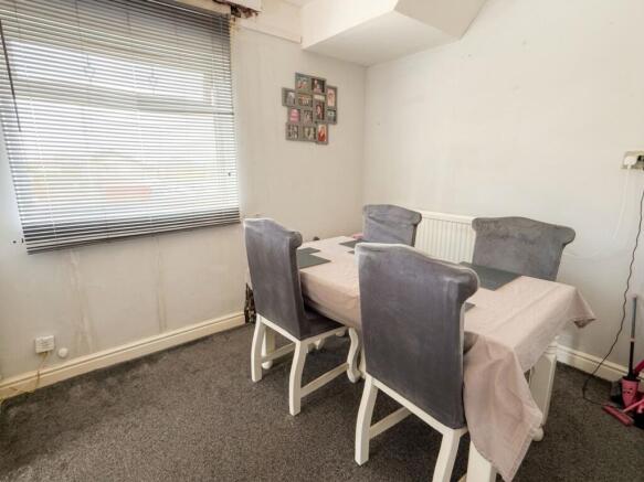 3 bed Semi-Detached for sale Image 6