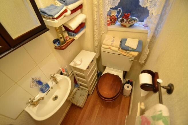 Cloakroom/w.c