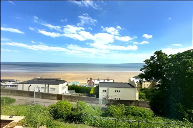 3 bed Flat for sale Image 10