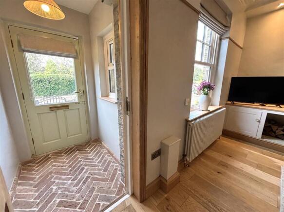 3 bed Terraced for sale Image 8