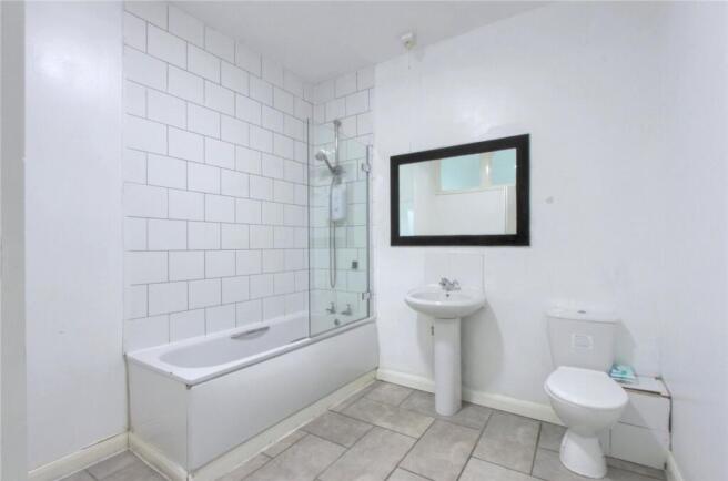 2 bed Apartment to rent Image 10