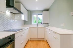 48, Gladbeck Way, Enfield EN2 7EL