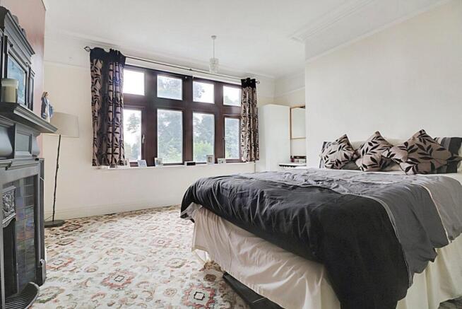 6 bed Semi-Detached for sale Image 11
