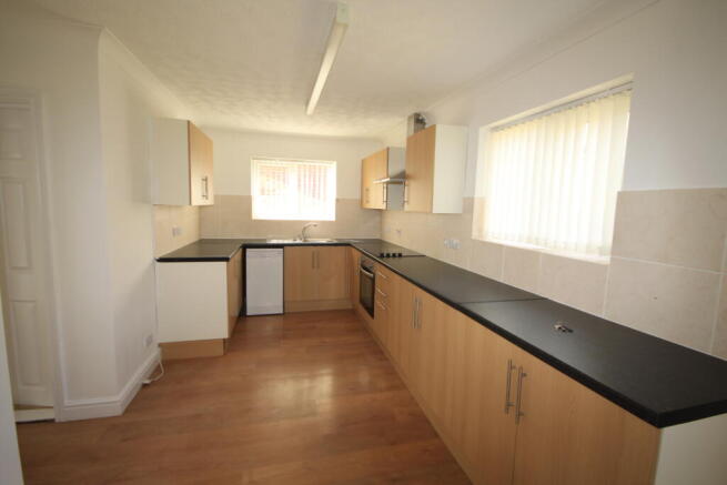 3 bed Terraced to rent Image 4