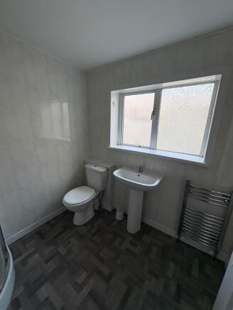 3 bed Terraced to rent Image 9