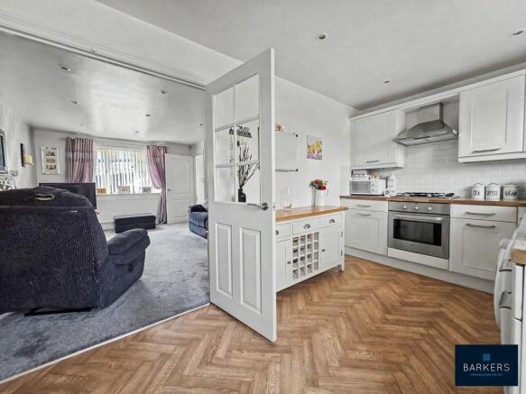 3 bed Semi-Detached for sale Image 6
