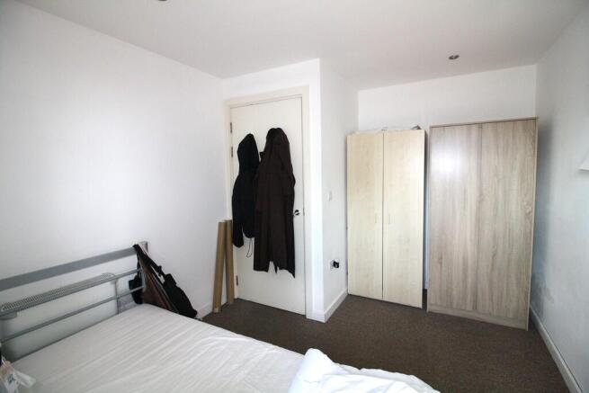 2 bed Apartment to rent Image 11