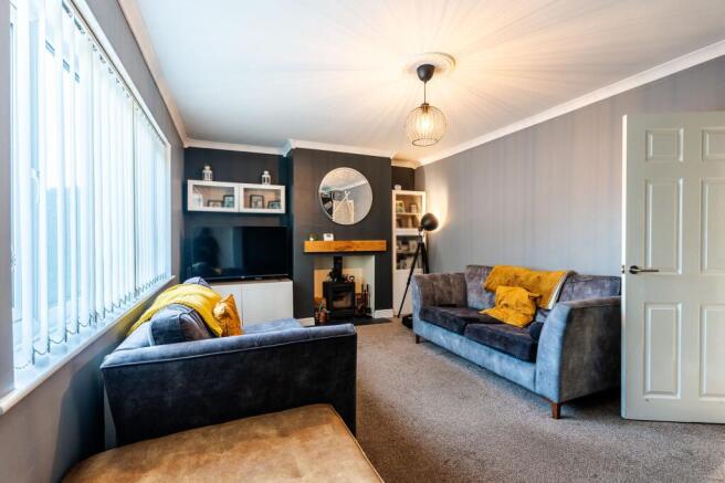 4 bed Semi-Detached for sale Image 11