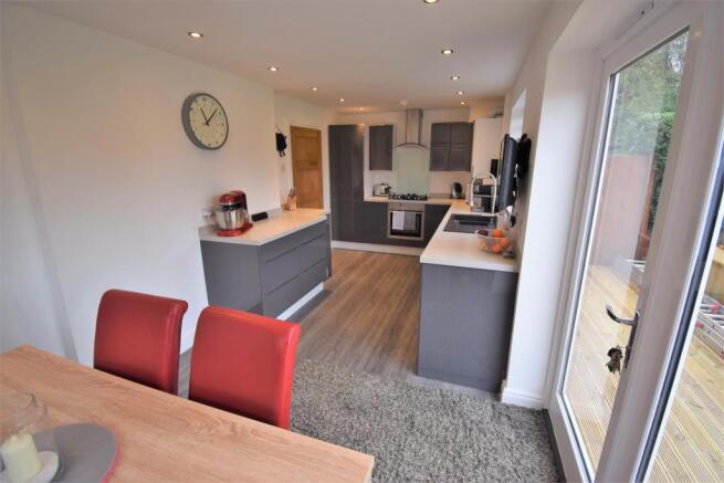KITCHEN DINER