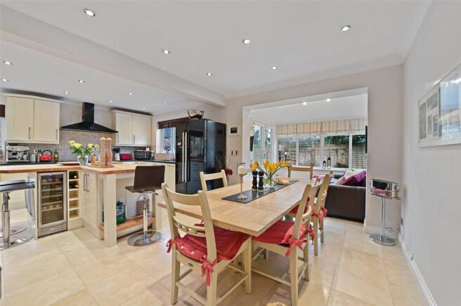 Dining Area/Kitchen