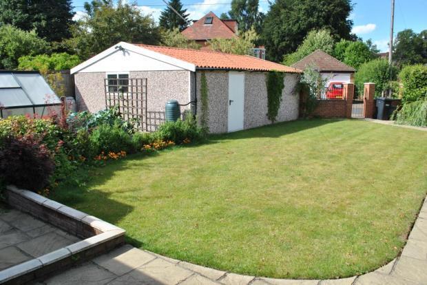 Garage & Garden