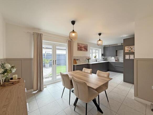 Halecombe Road 17 - Kitchen Diner.jpg