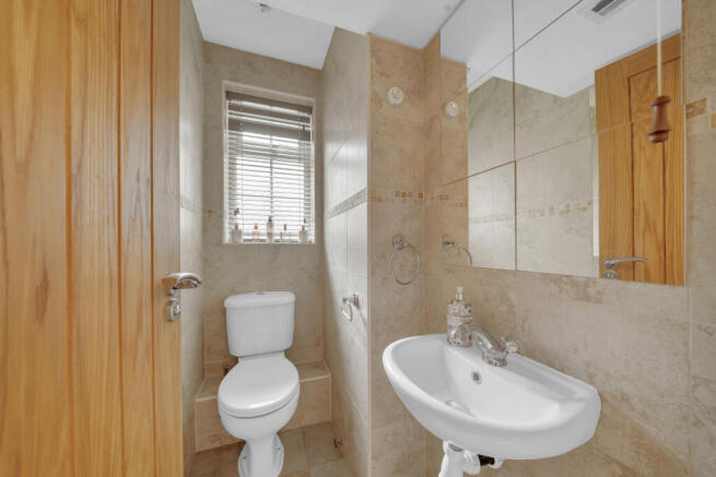 2 bed Ground Flat for sale Image 12