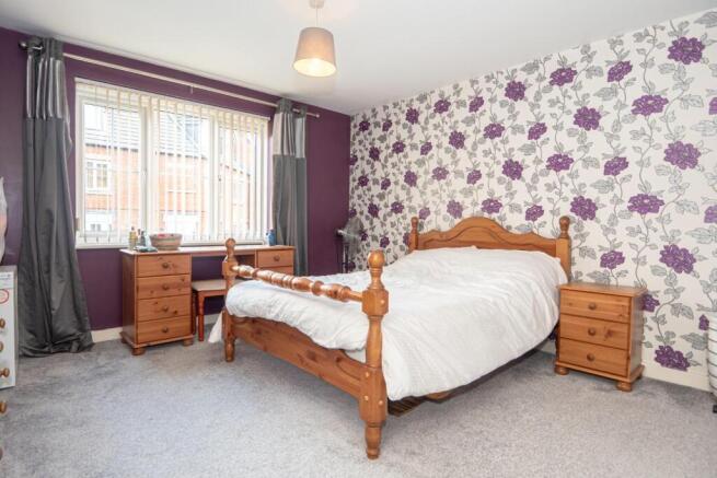 2 bed Flat for sale Image 8