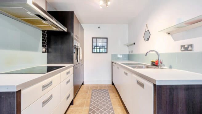 2 bed Flat for sale Image 4