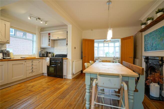 3 bed Semi-Detached for sale Image 9