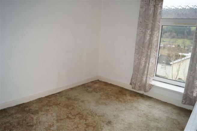 BEDROOM 1 (FRONT)